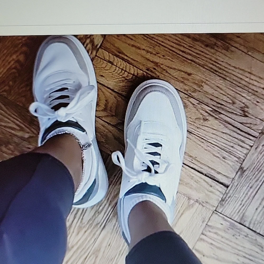 Universal Thread Flora lace up trendy sneakers white blue tan memory foam 8 New - Picture 5 of 6